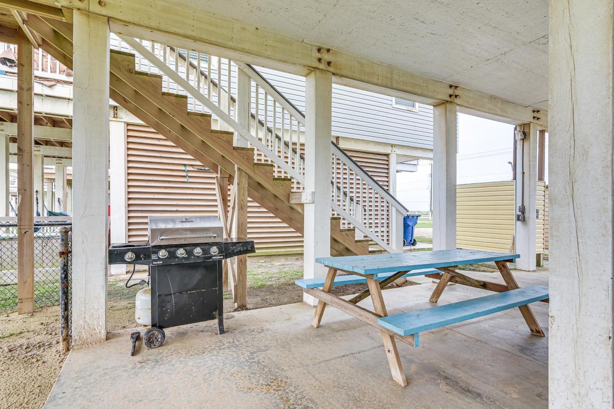 Beachfront Texas Retreat - 2 Decks, Patio And Views! Surfside Beach Eksteriør billede