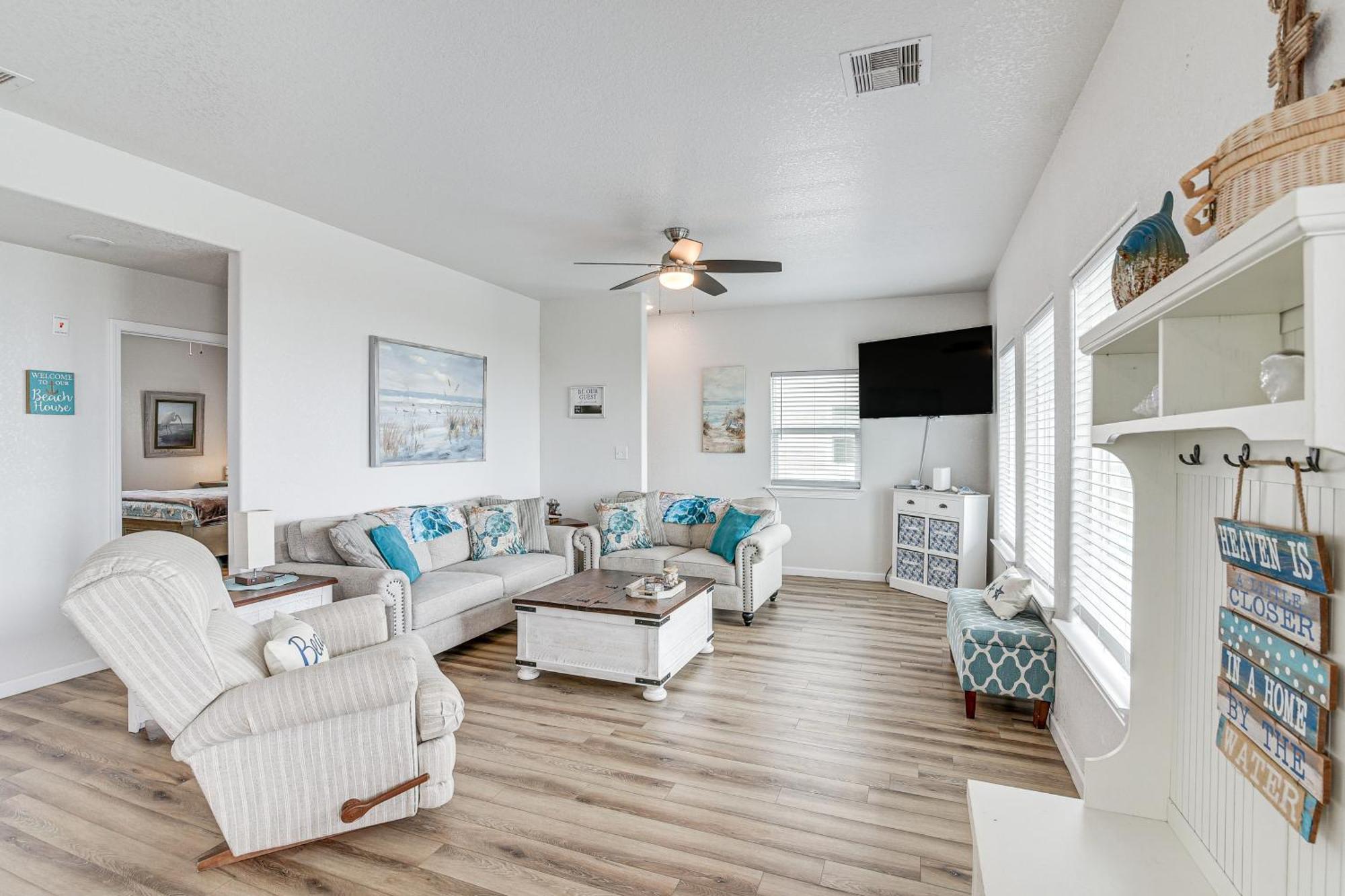 Beachfront Texas Retreat - 2 Decks, Patio And Views! Surfside Beach Eksteriør billede