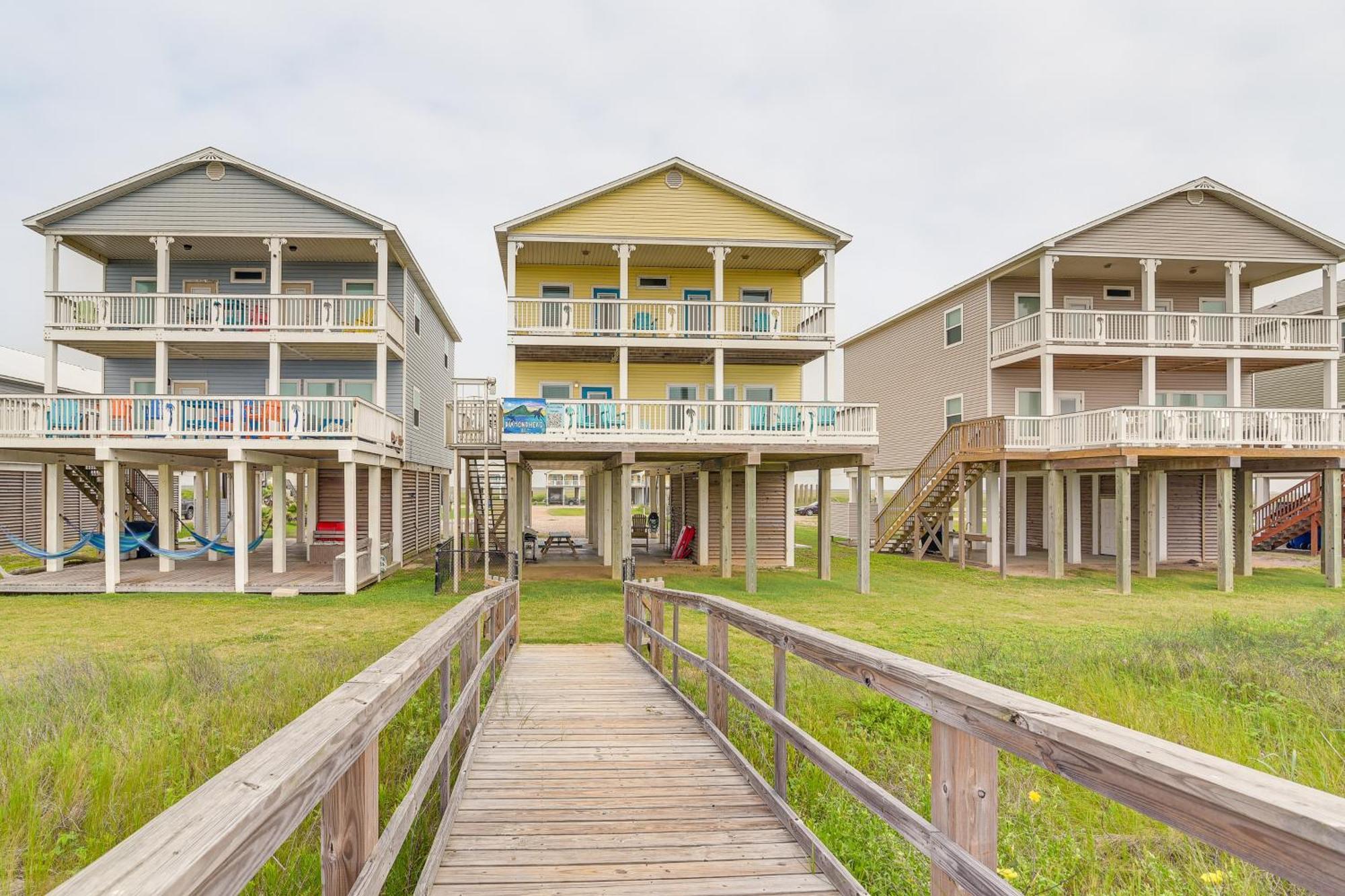 Beachfront Texas Retreat - 2 Decks, Patio And Views! Surfside Beach Eksteriør billede